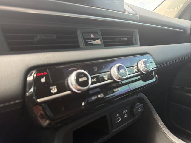 Used 2025 Honda Pilot EX-L image 35