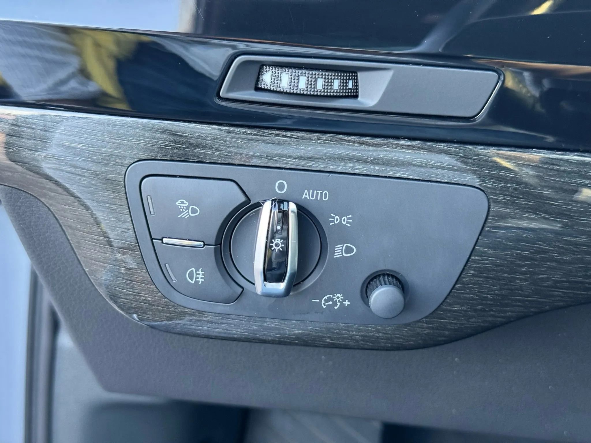 Used 2017 Audi Q7 3.0T Premium Plus image 31