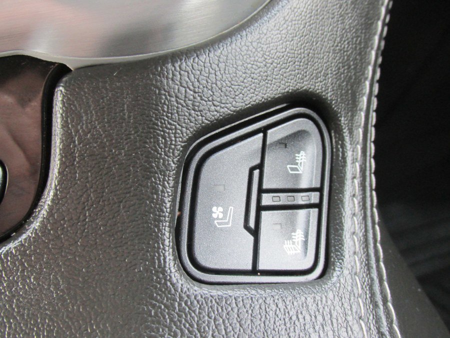 Used 2019 GMC Yukon XL SLT w/ Premium Edition image 46