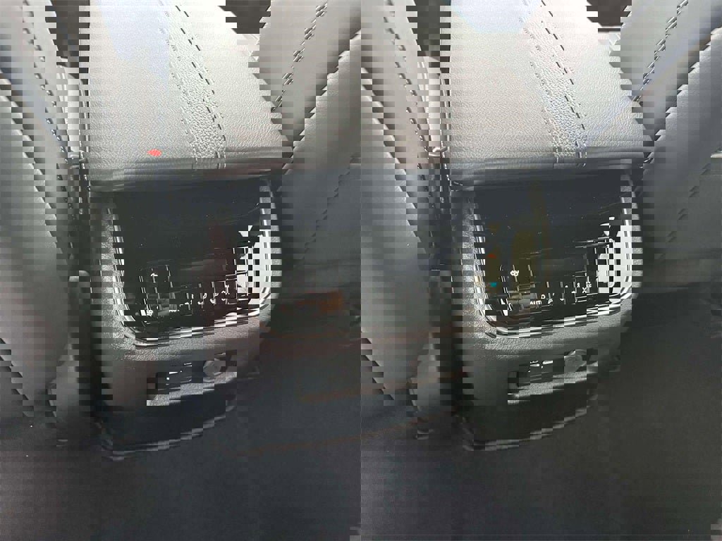 New 2025 Nissan Armada SL w/ Captain's Chari Seat Package image 13