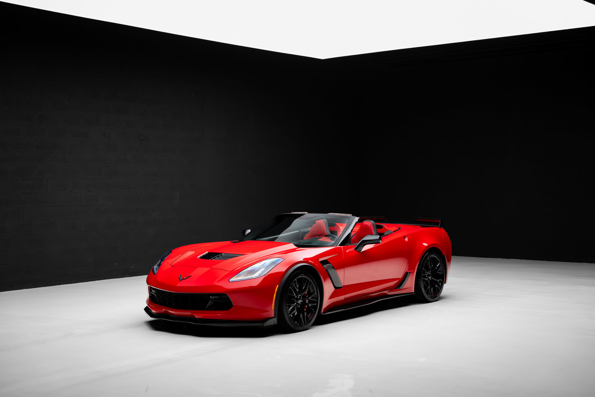 Used 2016 Chevrolet Corvette Z06 w/ 3LZ Preferred Equipment Group RWD image 6