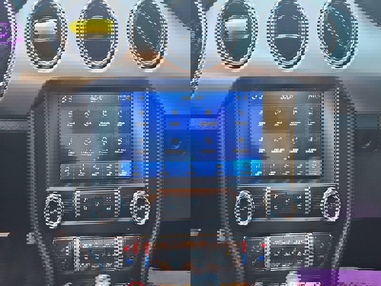 Used 2020 Ford Mustang Premium image 15