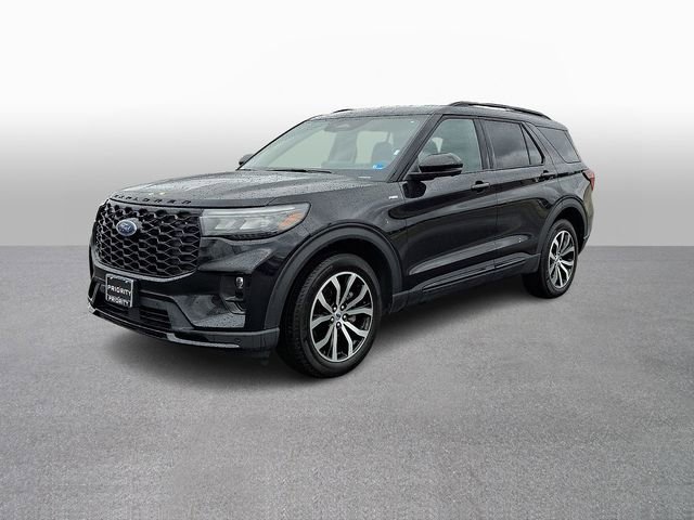 Used 2025 Ford Explorer ST-Line image 1