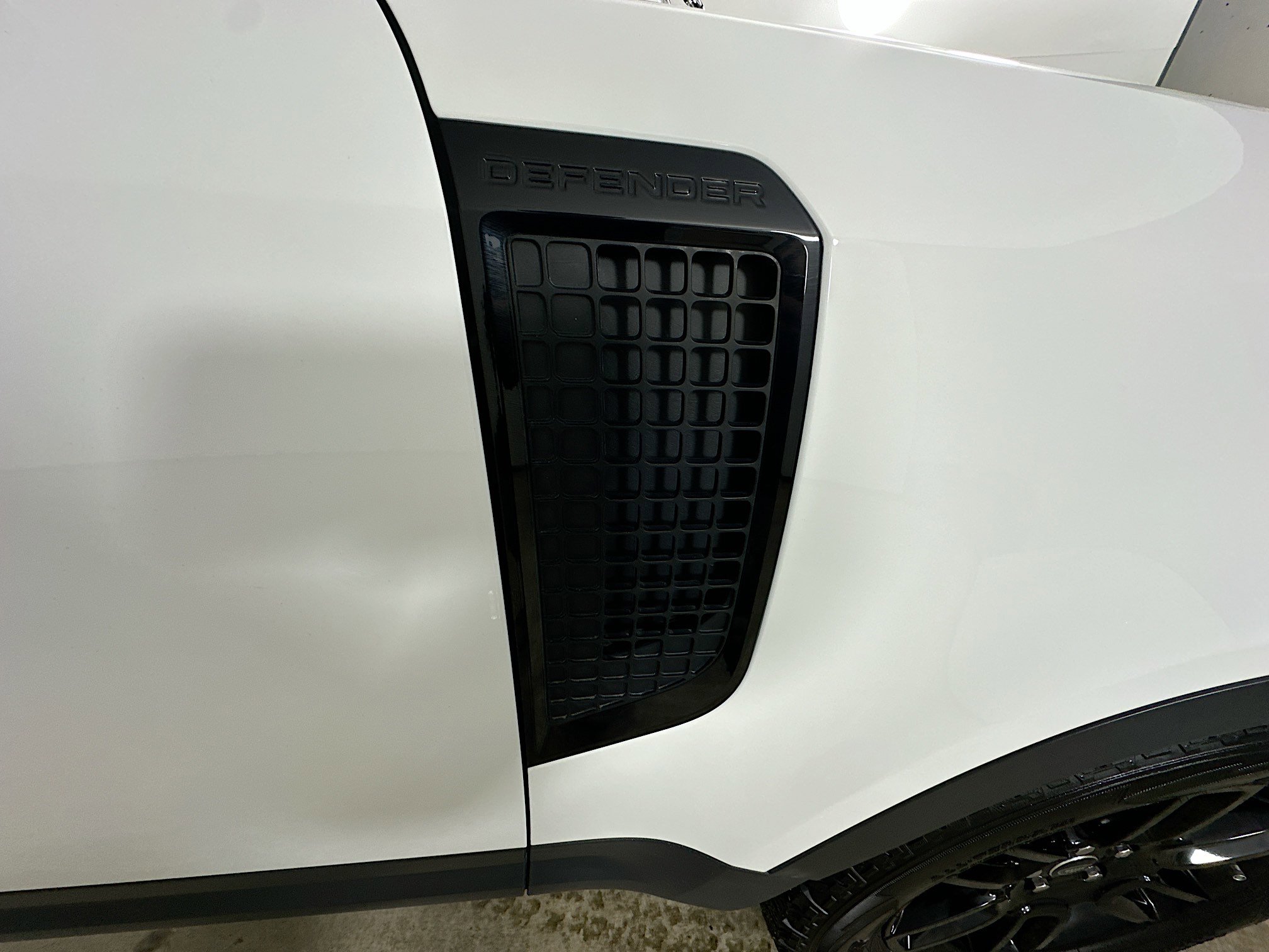 Used 2024 Land Rover Defender 110 S AWD/4WD image 5