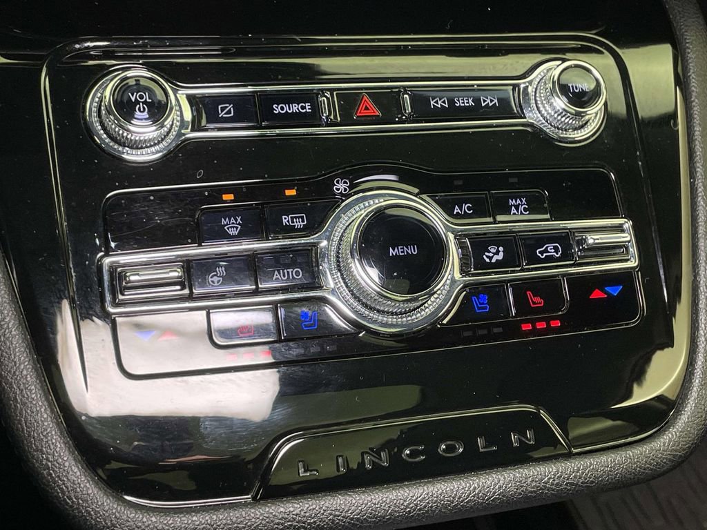 Used 2021 Lincoln Corsair AWD w/ Premium Package image 31