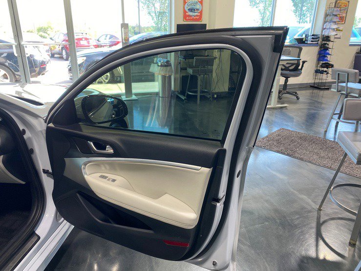 Used 2020 Genesis G70 2.0T RWD image 20