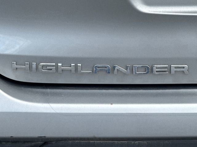 Used 2023 Toyota Highlander L FWD image 11