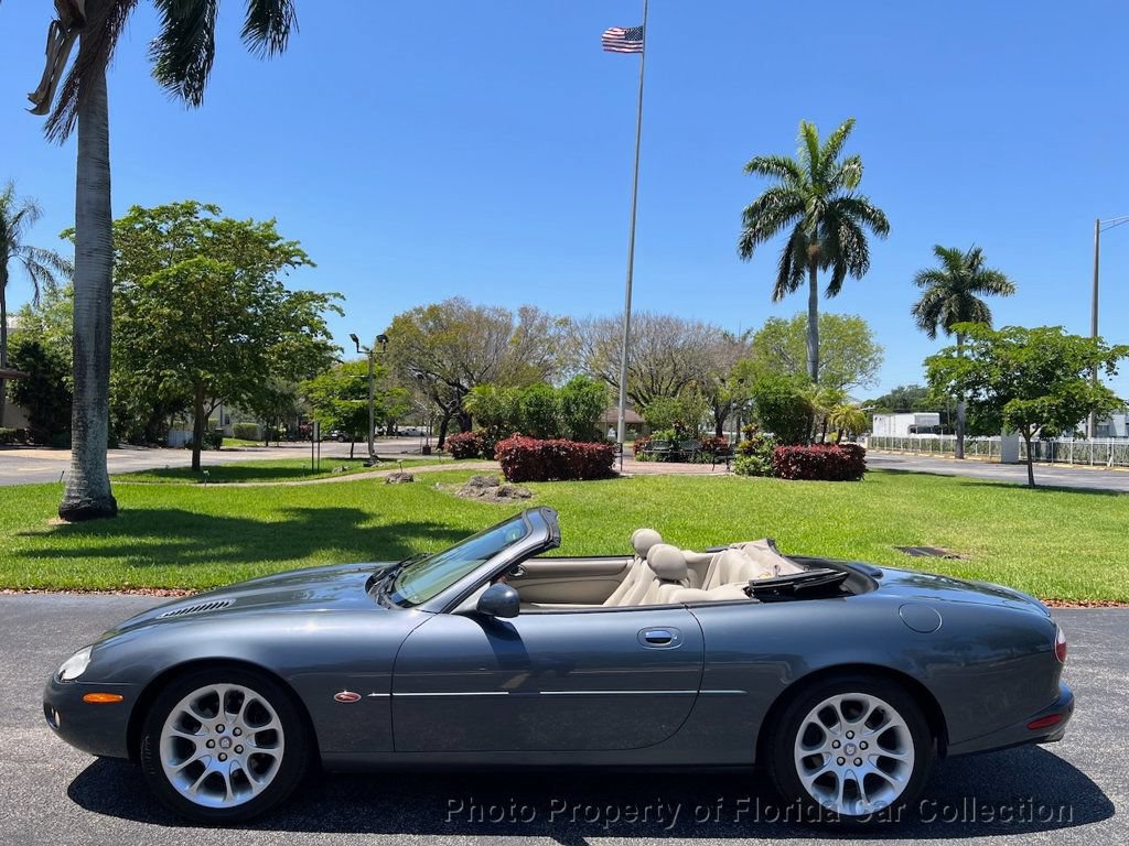 Used 2001 Jaguar XKR Convertible RWD image 5