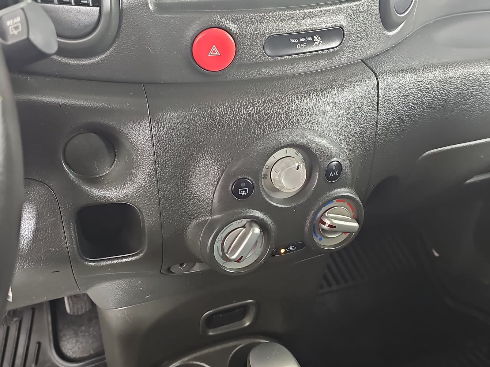Used 2013 Nissan Cube FWD image 18