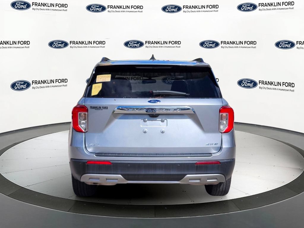 Certified 2022 Ford Explorer XLT w/ Equipment Group 202A AWD/4WD image 4