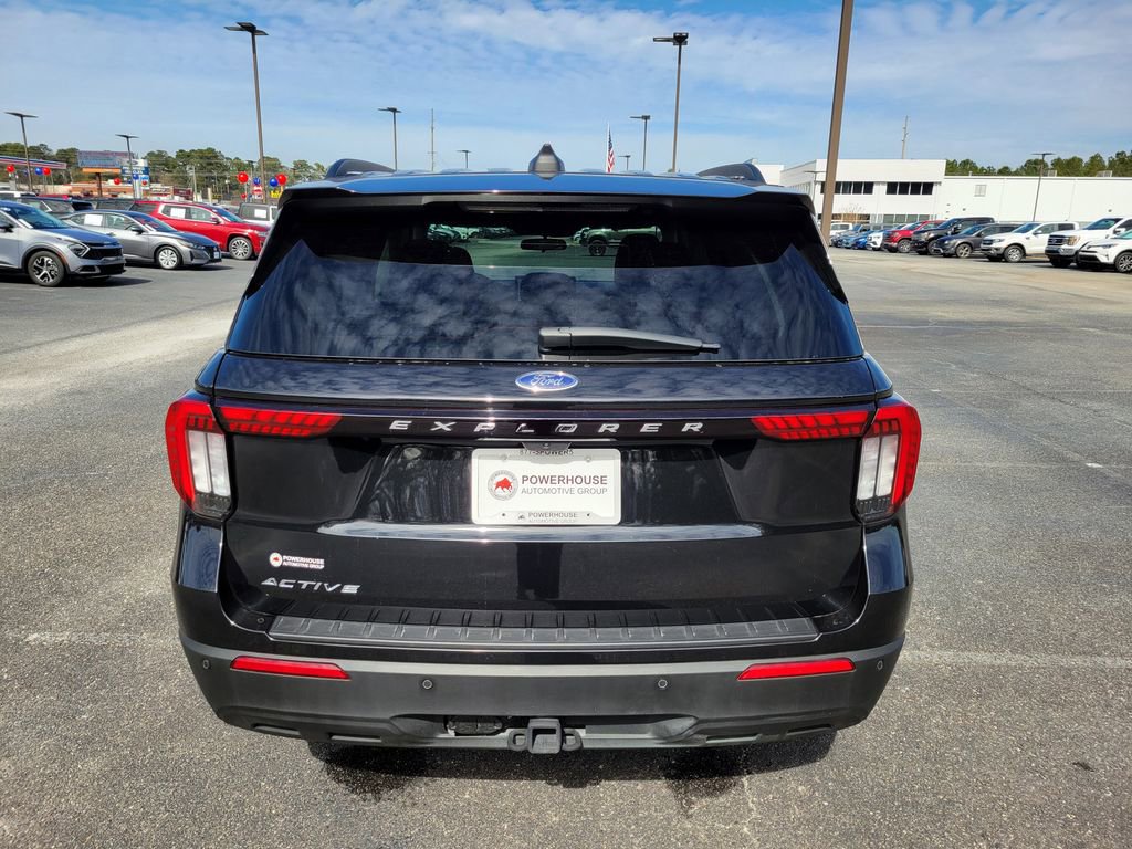 Used 2025 Ford Explorer Active image 4
