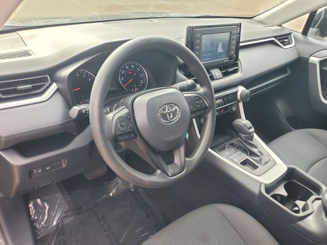 Used 2021 Toyota RAV4 LE AWD/4WD image 10