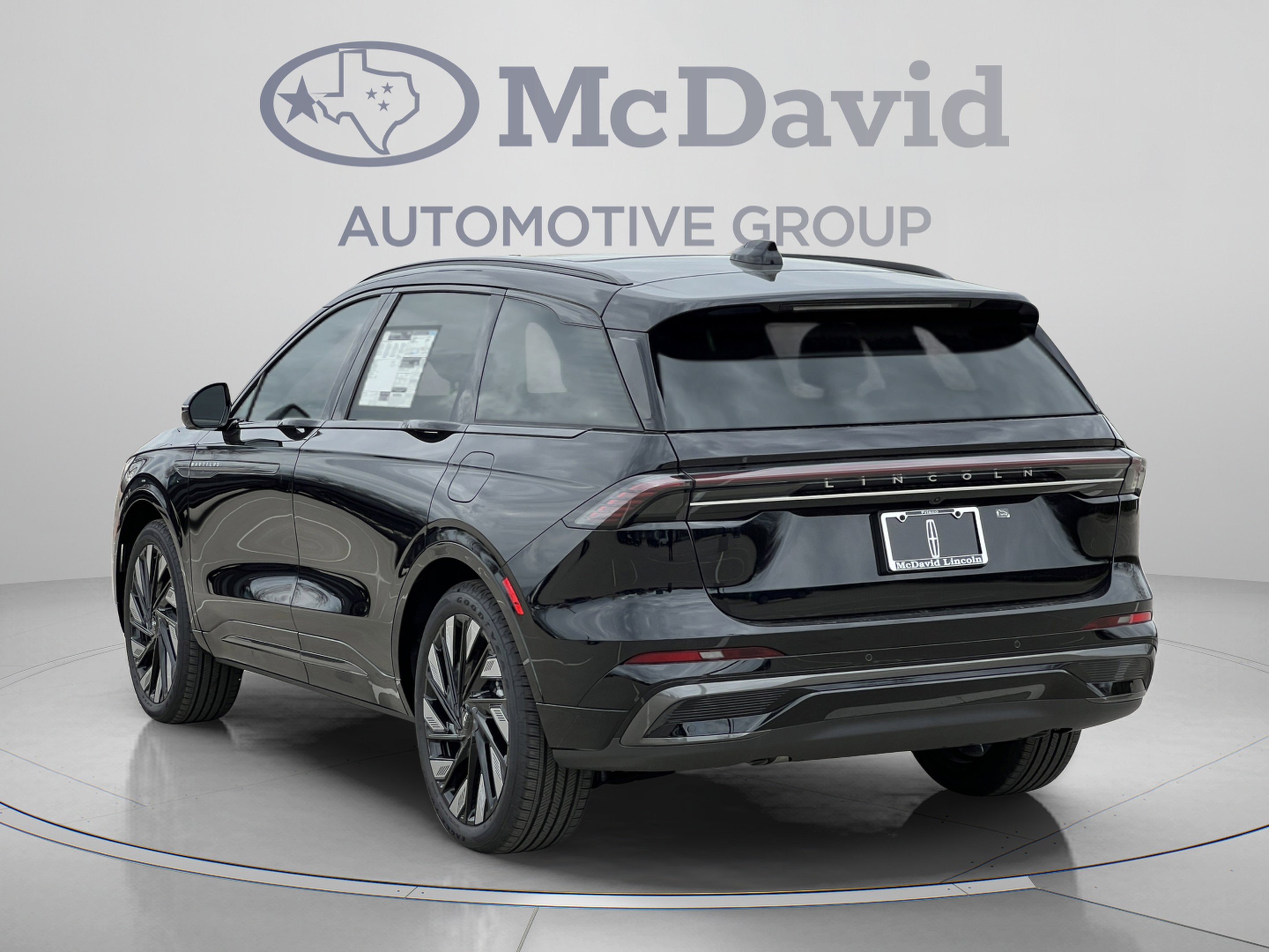 New 2026 Lincoln Nautilus Reserve w/ Jet Appearance Package AWD/4WD image 4
