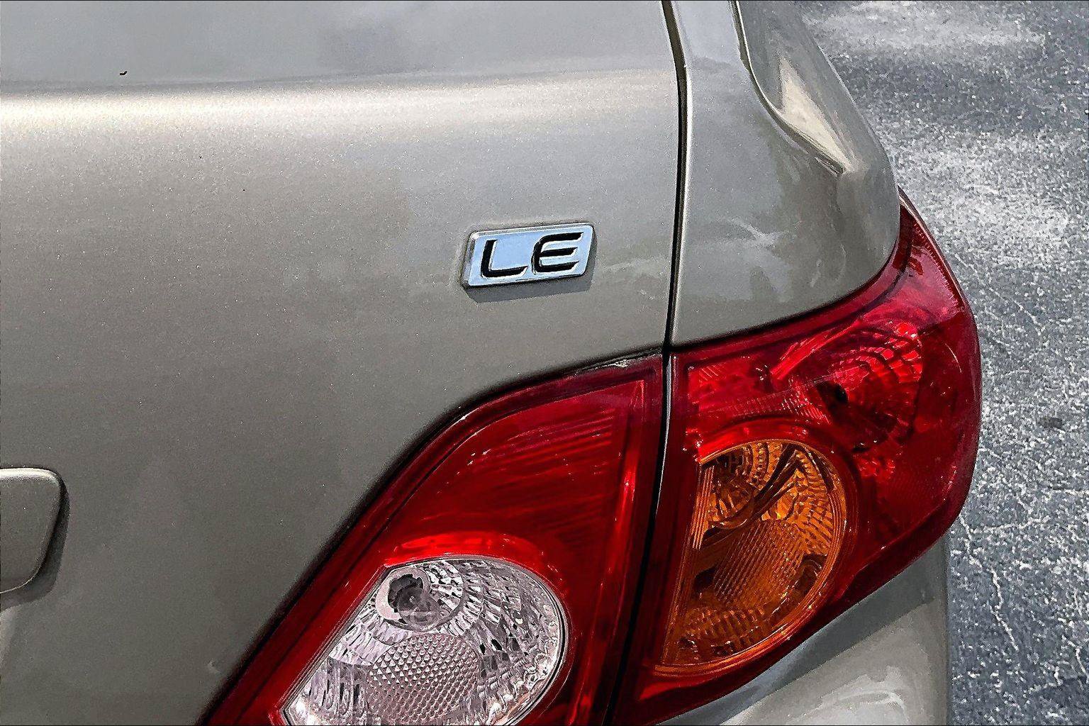 Used 2010 Toyota Corolla LE FWD image 20