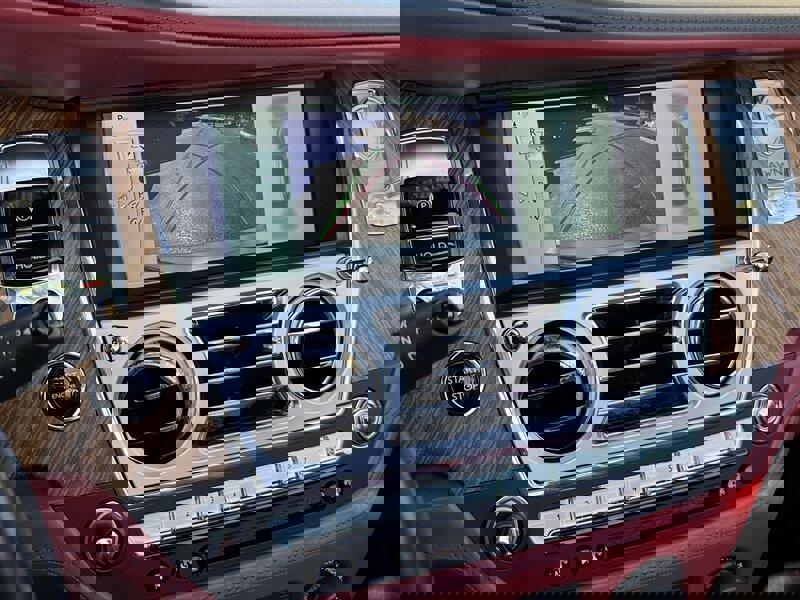 Used 2016 Rolls-Royce Dawn image 15