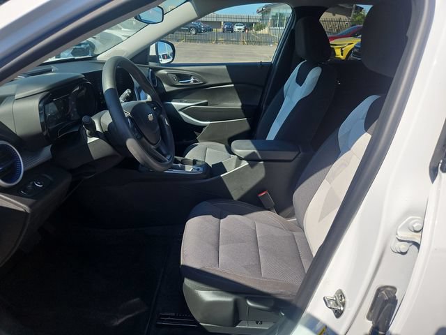Used 2024 Chevrolet Trax LS w/ LS Convenience Package FWD image 10