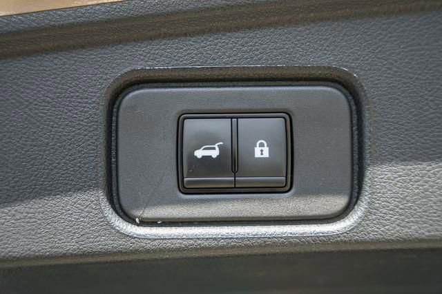 Used 2024 Nissan Pathfinder Platinum w/ Black Appearance Package image 14