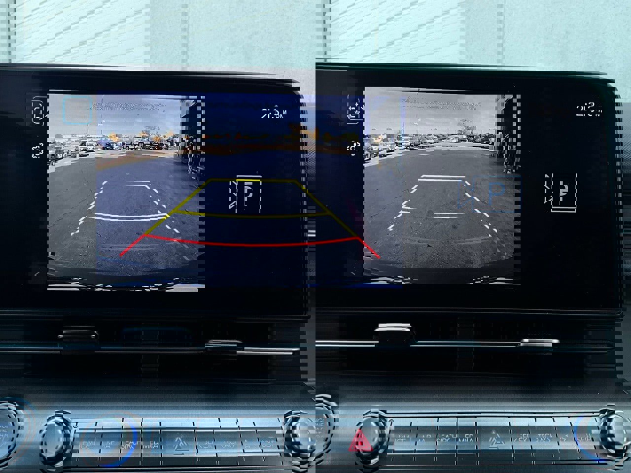 Used 2025 Hyundai Kona SEL image 32