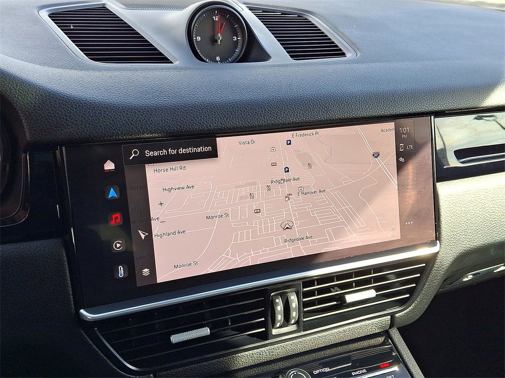 Used 2023 Porsche Cayenne Platinum Edition image 16