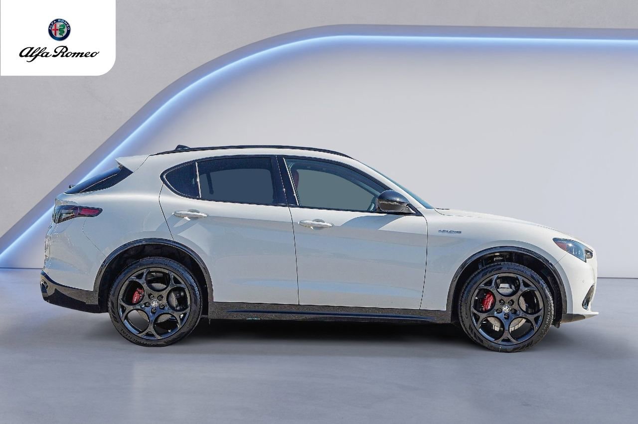New 2025 Alfa Romeo Stelvio Sprint w/ Veloce Package image 4