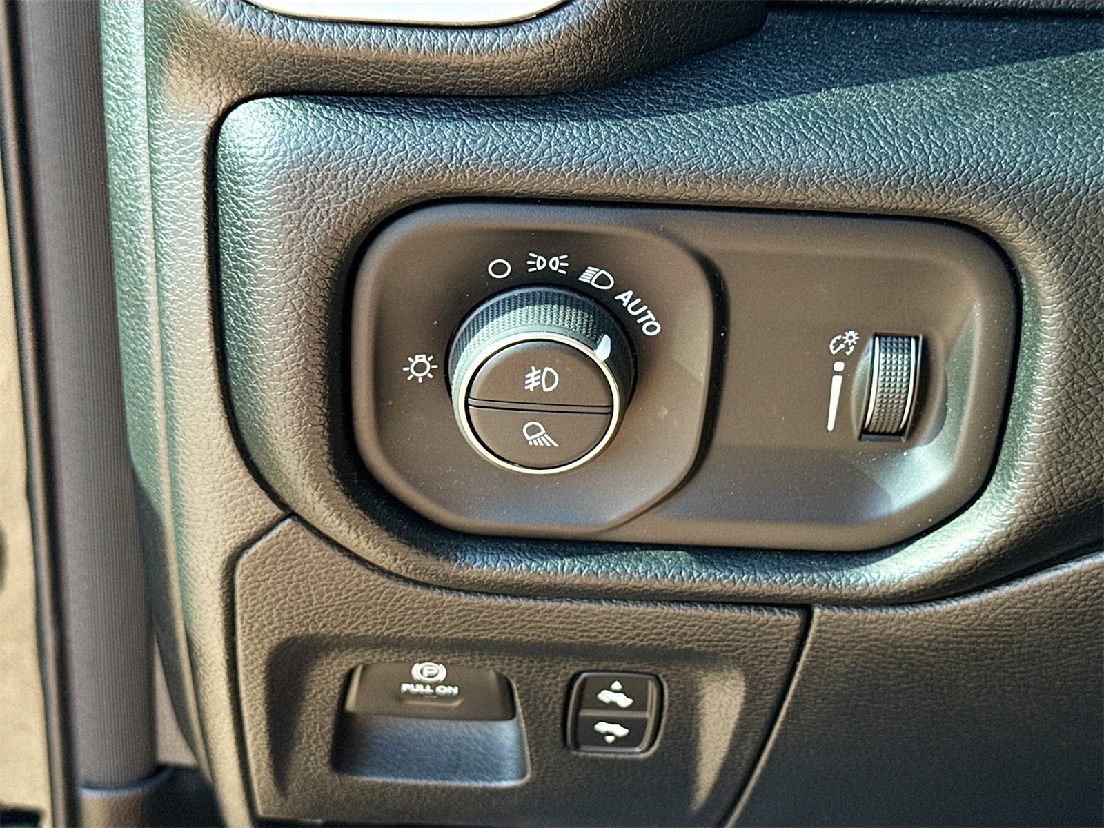 Used 2022 RAM 1500 Lone Star image 10