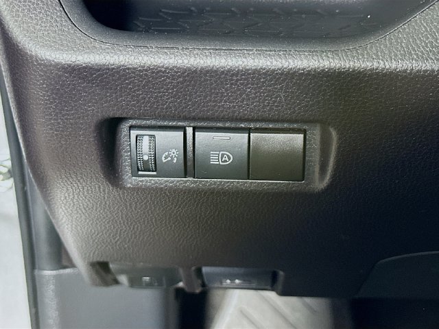 Used 2023 Toyota RAV4 XLE AWD/4WD image 10