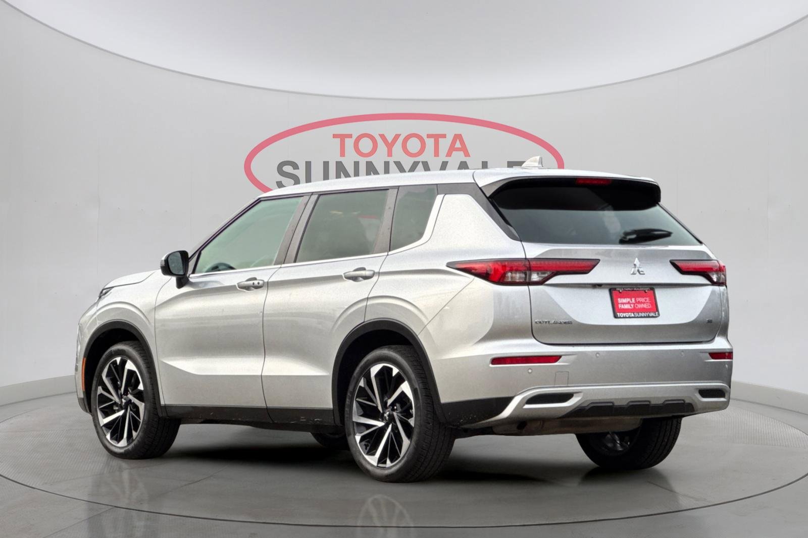 Used 2024 Mitsubishi Outlander SE image 7