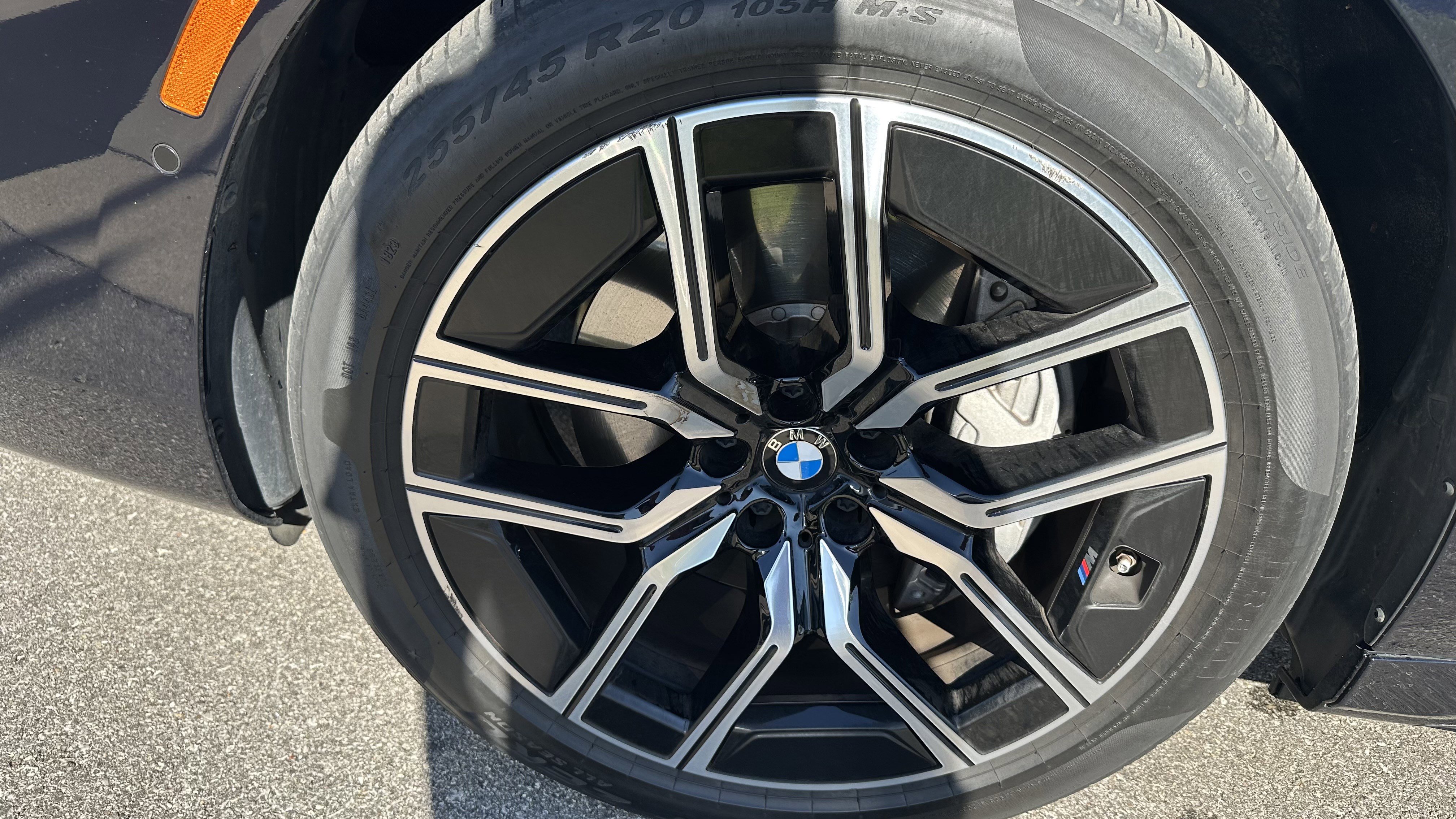 Used 2024 BMW i7 xDrive60 image 12