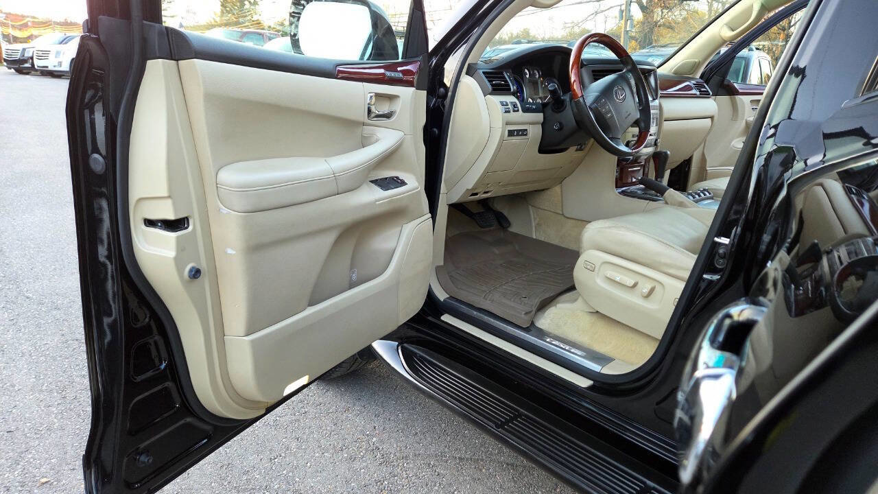Used 2011 Lexus LX 570 4WD image 26
