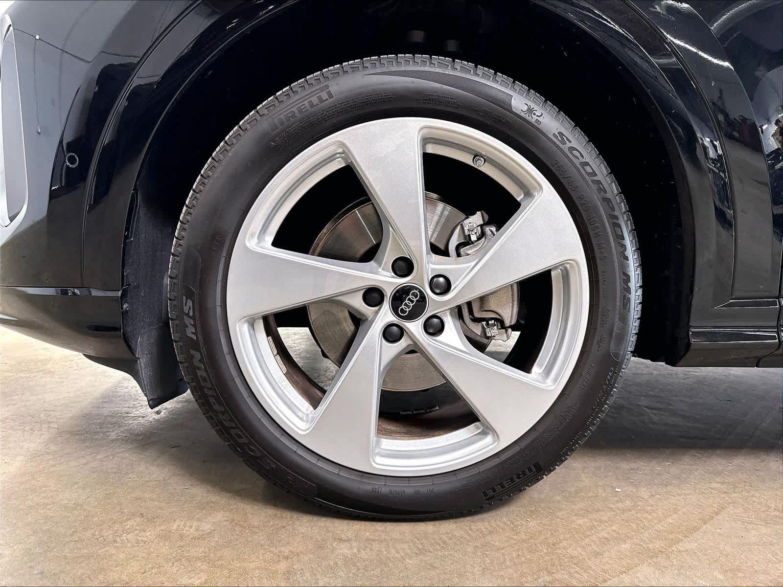 Certified 2025 Audi Q5 Prestige AWD/4WD image 11