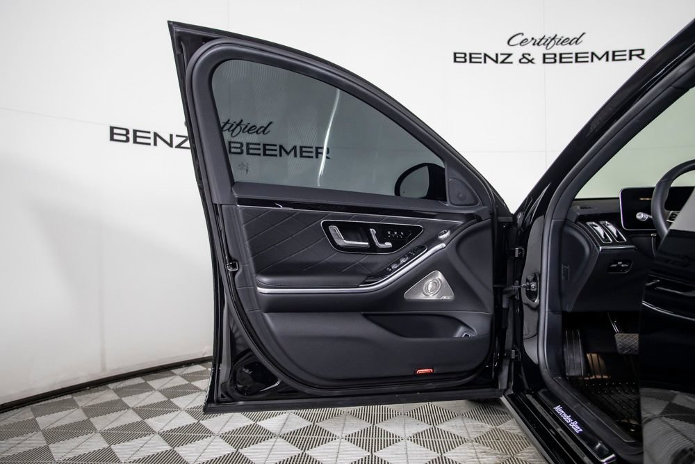 Used 2025 Mercedes-Benz S 580 4MATIC Sedan image 17