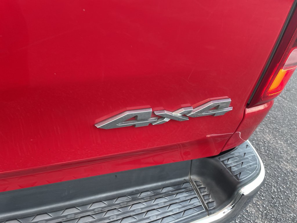 Used 2019 RAM 1500 Laramie AWD/4WD image 10