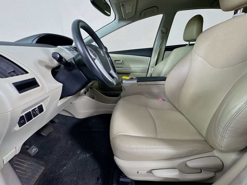 Used 2014 Toyota Prius V Five image 24