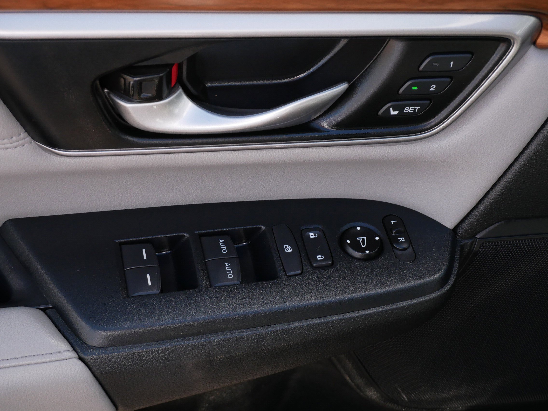 Used 2020 Honda CR-V Touring image 19