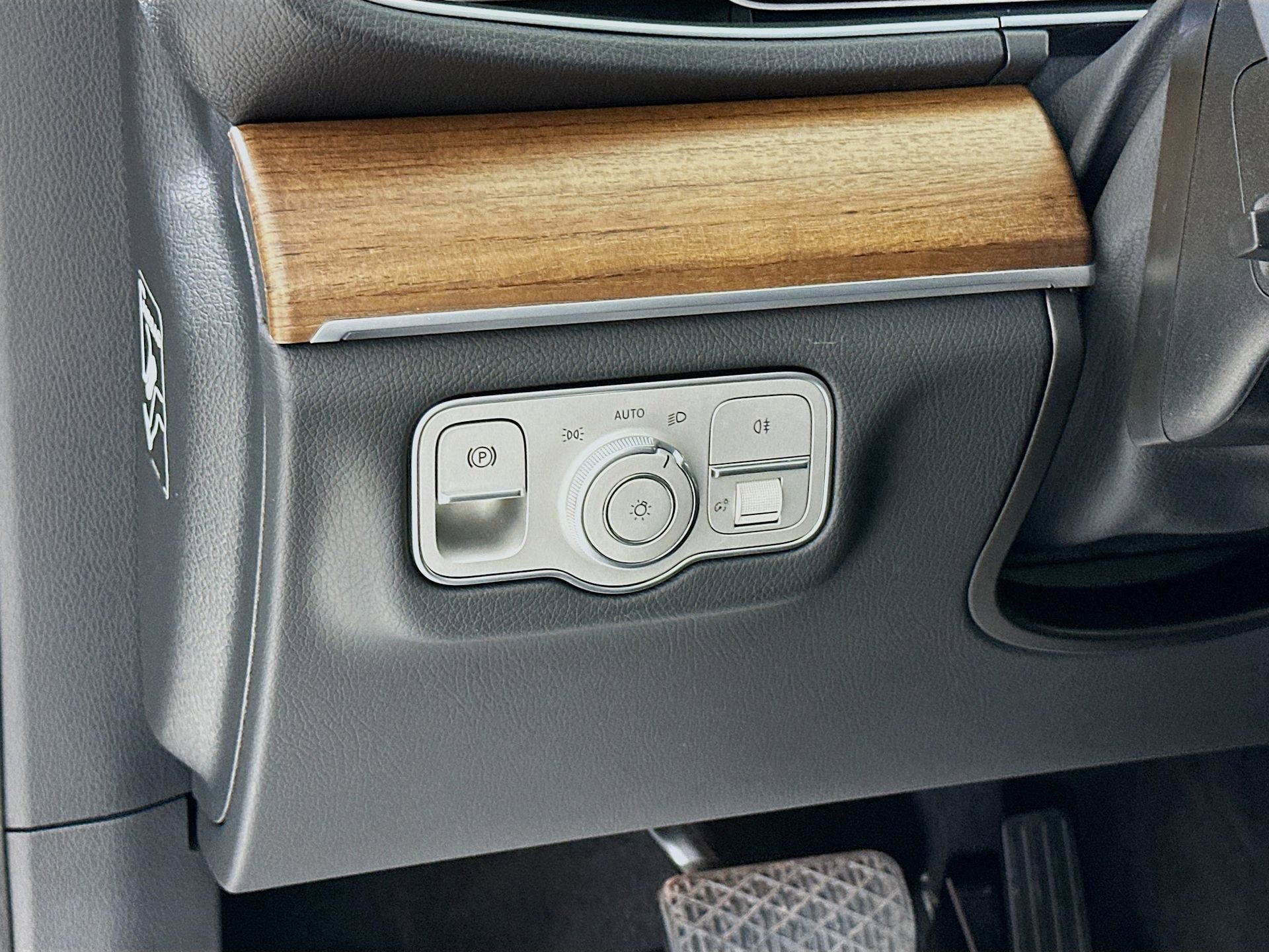 Certified 2025 Mercedes-Benz GLE 350 4MATIC image 11