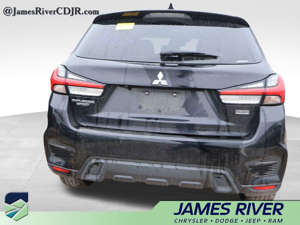 Used 2025 Mitsubishi Outlander Sport LE AWD/4WD image 12