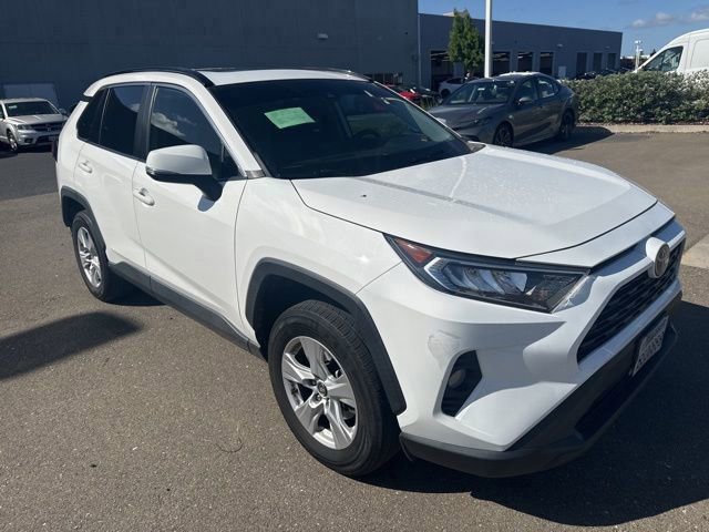 Used 2020 Toyota RAV4 XLE w/ Convenience Package image 4