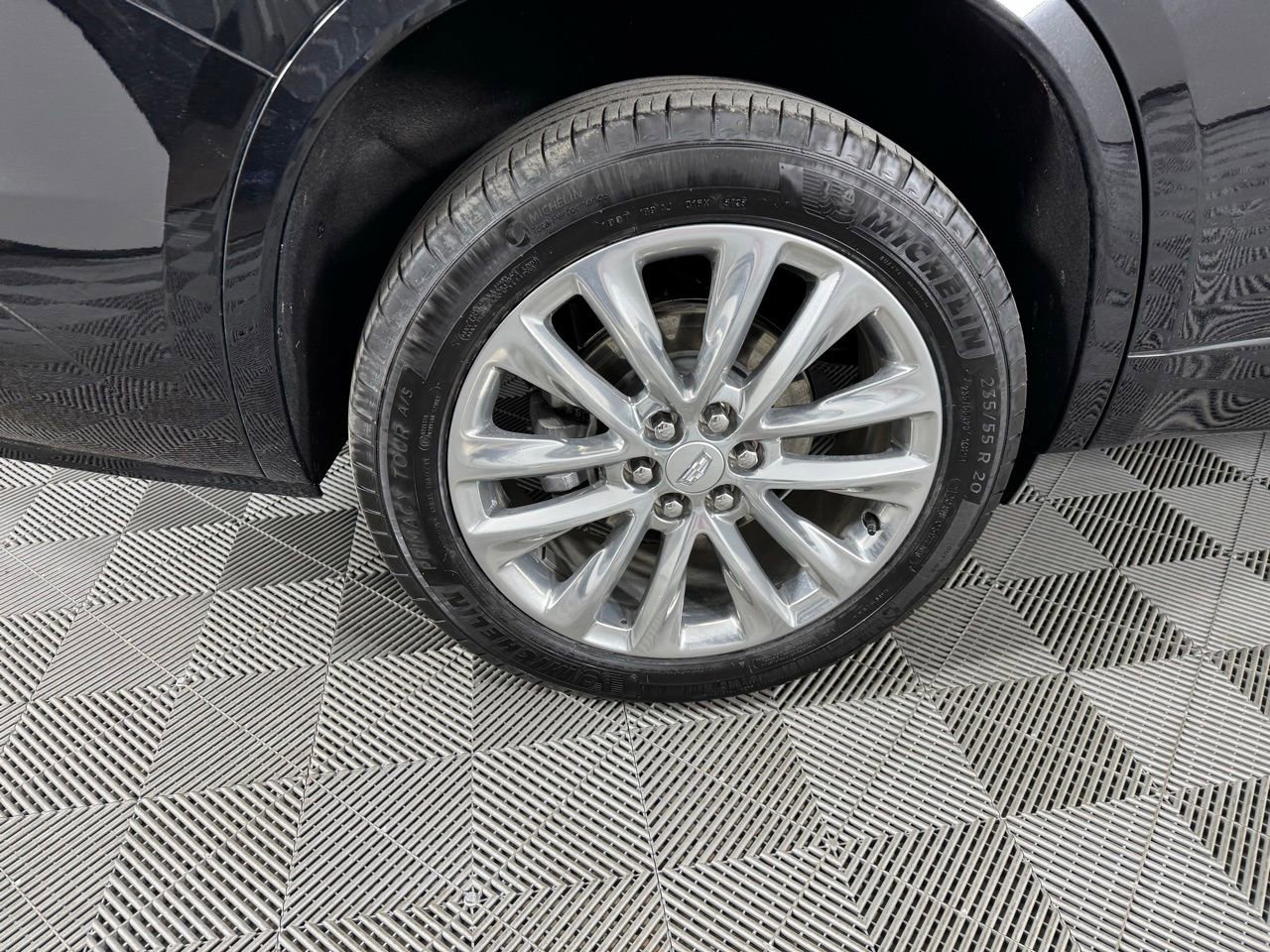 Used 2024 Cadillac XT6 Premium Luxury w/ LPO, Floor Liner Package image 37