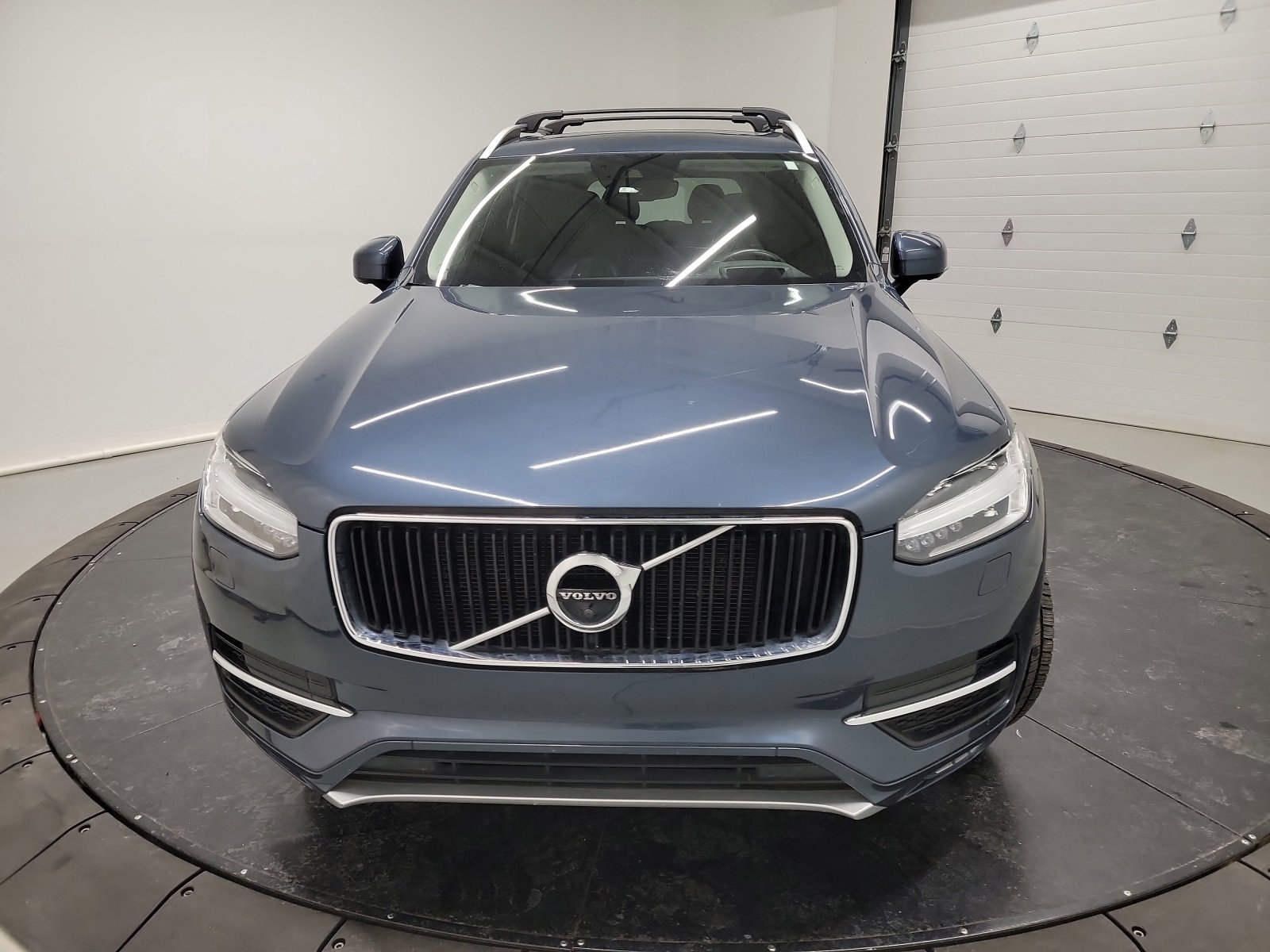 Used 2019 Volvo XC90 T6 Momentum w/ Advanced Package image 2