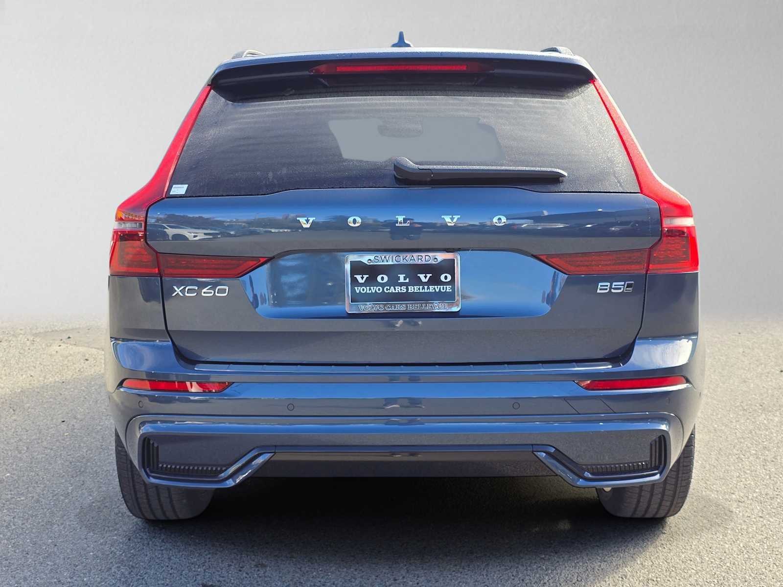 New 2027 Volvo XC60 B5 Plus AWD/4WD image 4