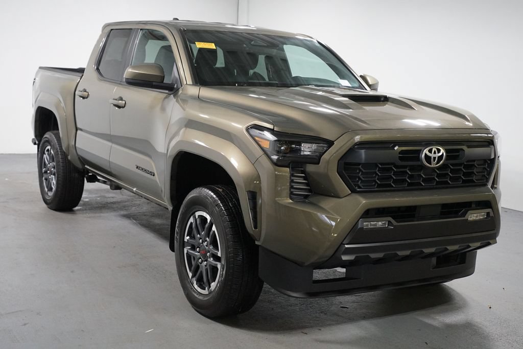 Certified 2025 Toyota Tacoma TRD Sport AWD/4WD image 3