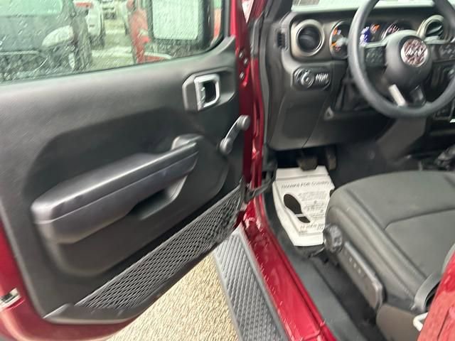 Used 2021 Jeep Wrangler Unlimited Sport AWD/4WD image 9