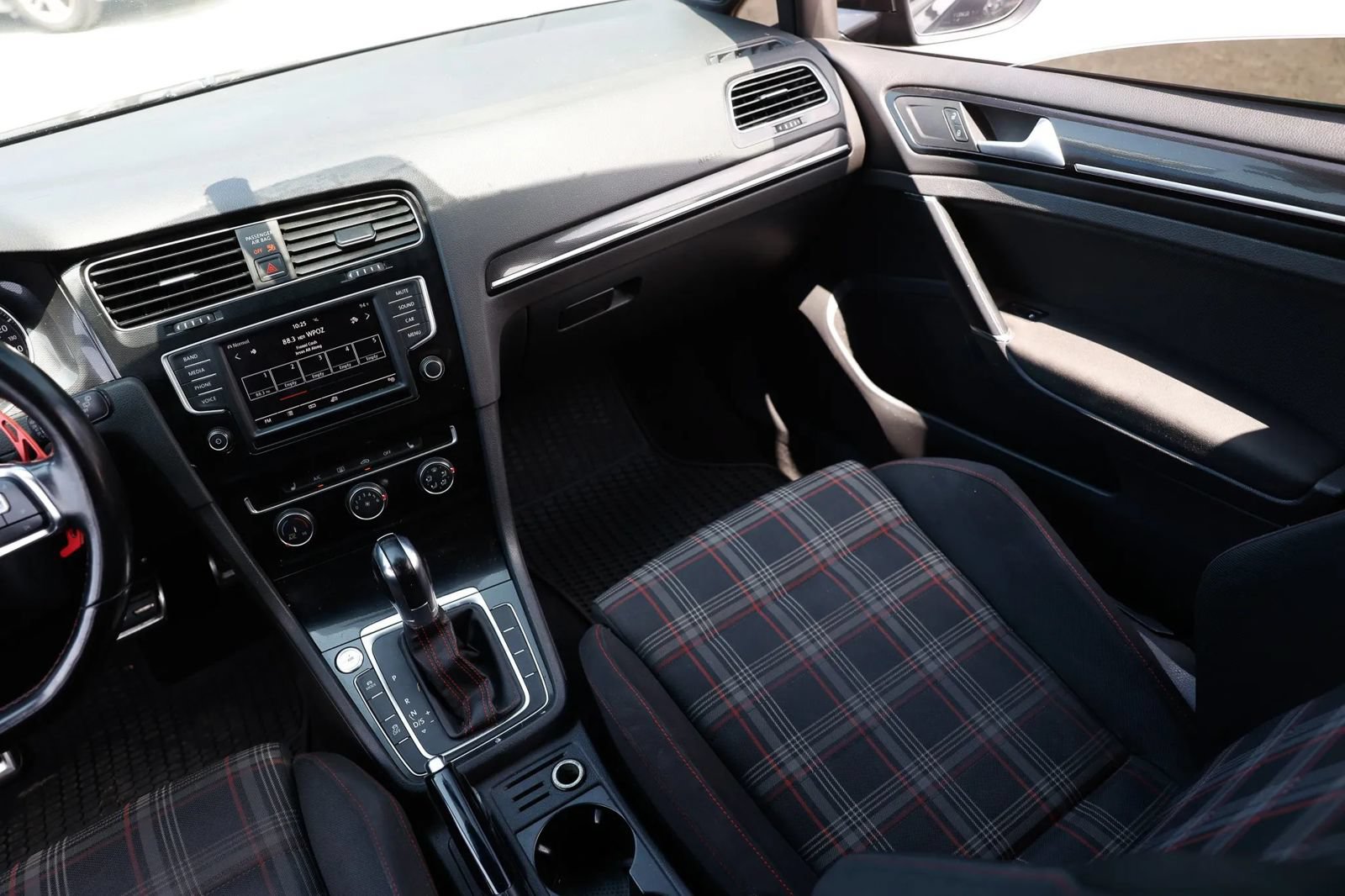 Used 2017 Volkswagen GTI Sport FWD image 13
