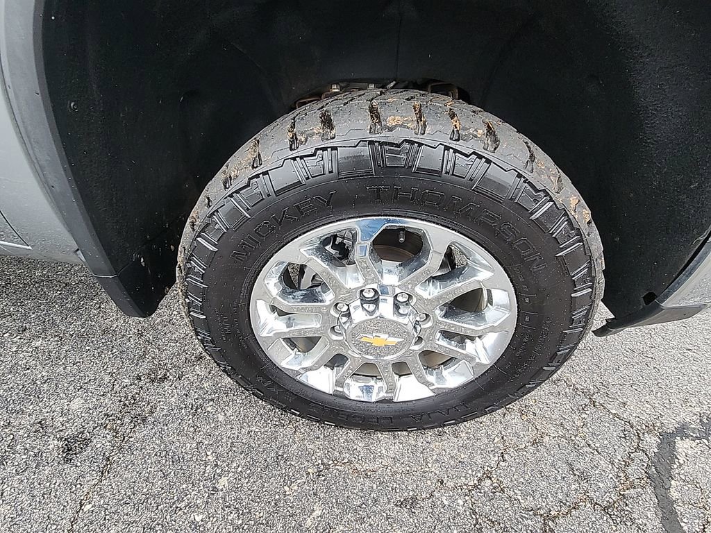 Used 2024 Chevrolet Silverado 3500 LTZ w/ LTZ Convenience Package image 11