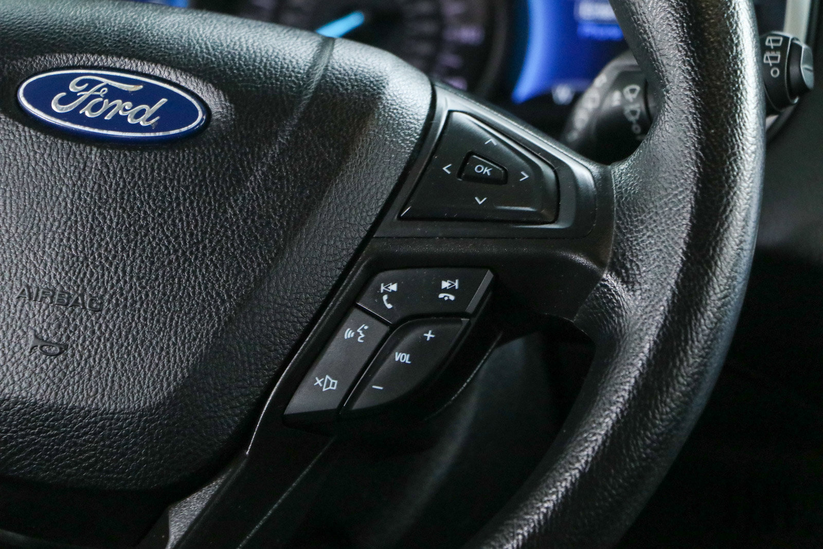 Used 2021 Ford Edge SE image 14