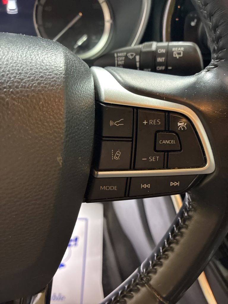 Used 2022 Toyota Highlander XSE AWD/4WD image 16