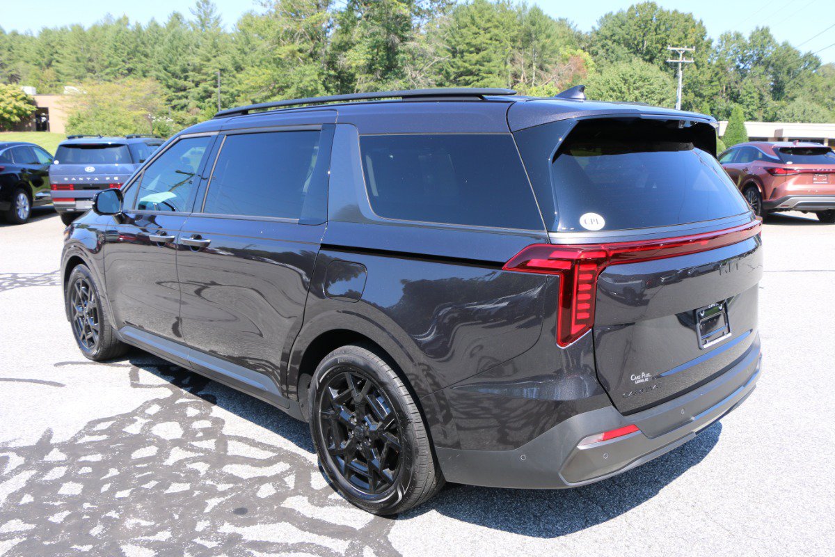 Used 2025 Kia Carnival SX Prestige FWD image 3