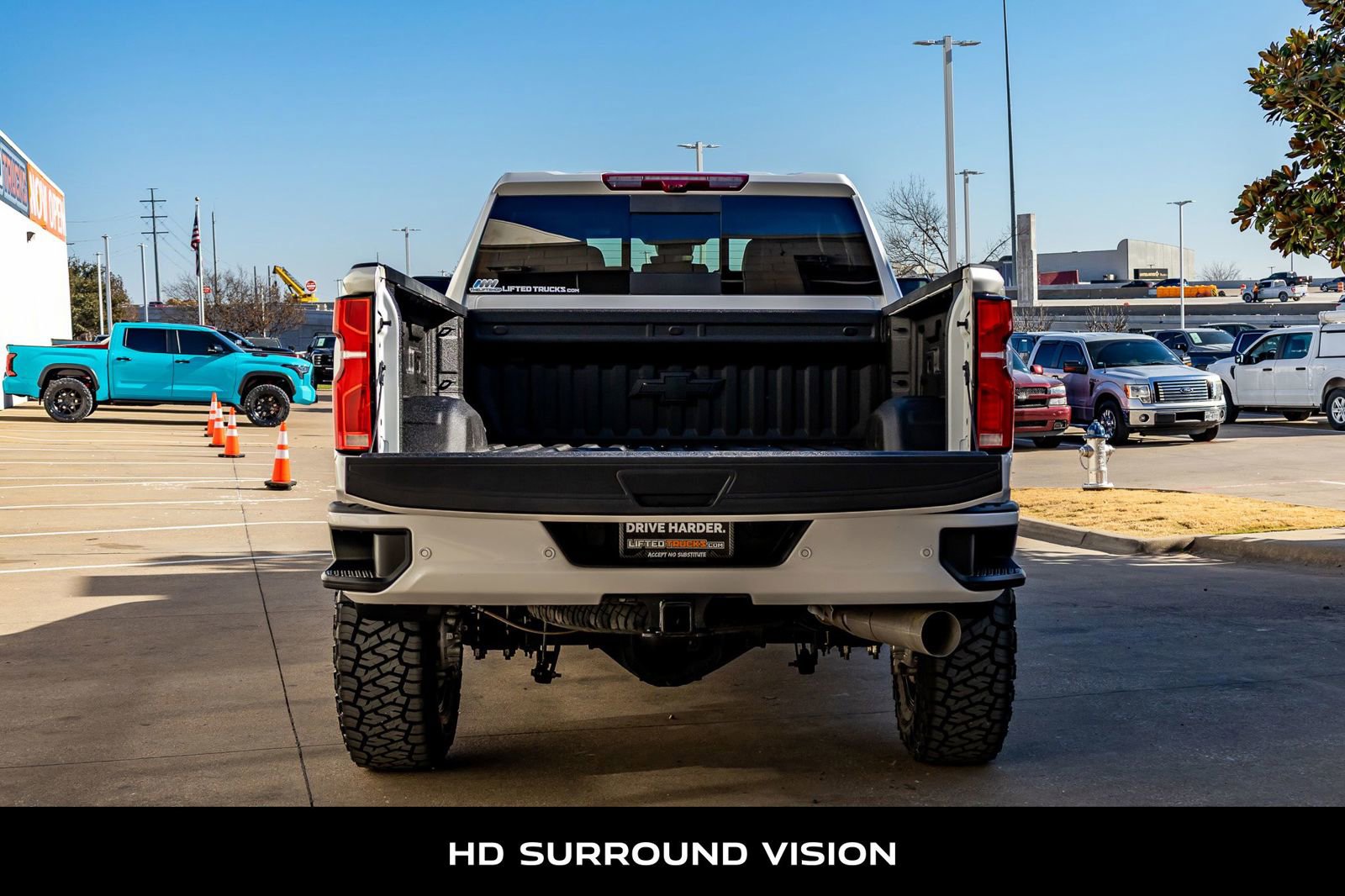 Used 2025 Chevrolet Silverado 2500 High Country w/ Technology Package image 9