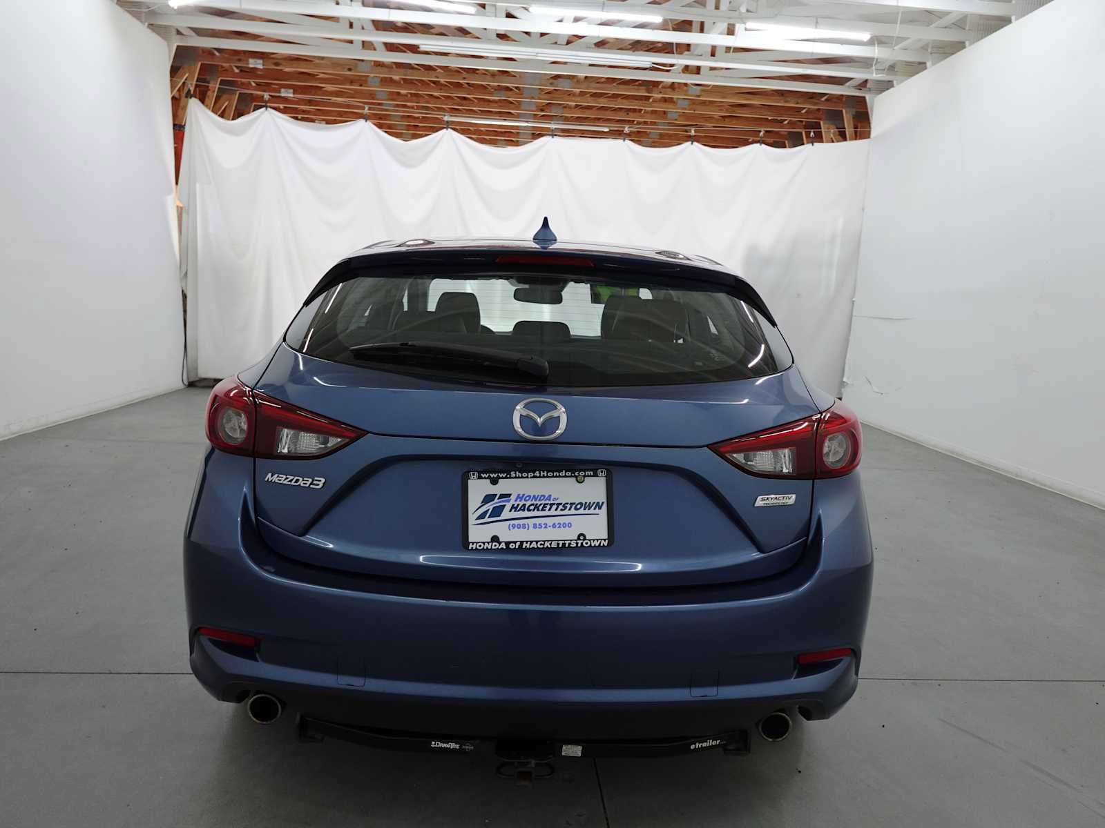 Used 2017 MAZDA MAZDA3 Grand Touring w/ Premium Equipment Package FWD image 6