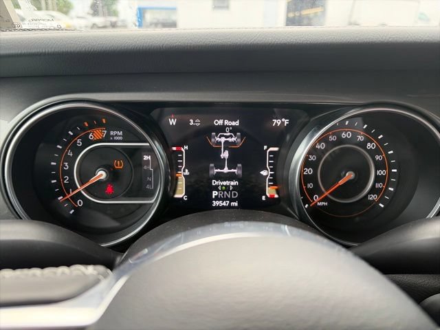Used 2022 Jeep Wrangler Unlimited Sahara w/ LED Lighting Group AWD/4WD image 14